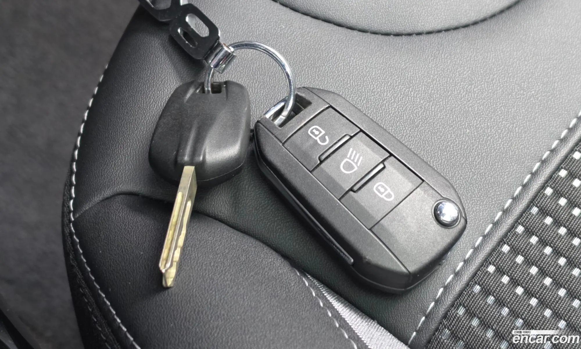 Peugeot 2008 2017 VF3CUBHYMJY000899 — 7