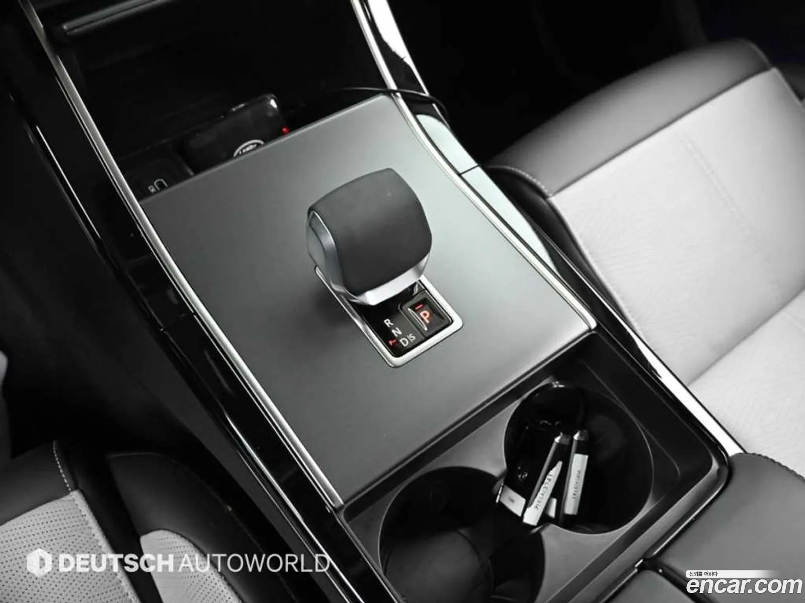 Land Rover Range Rover Velar 2025 — 17