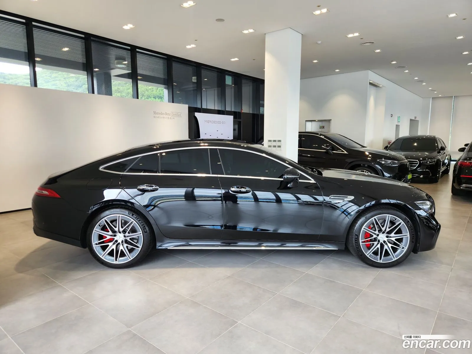 Mercedes-Benz AMG GT 2025 — 17