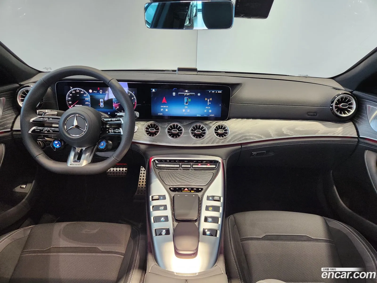 Mercedes-Benz AMG GT 2025 — 19