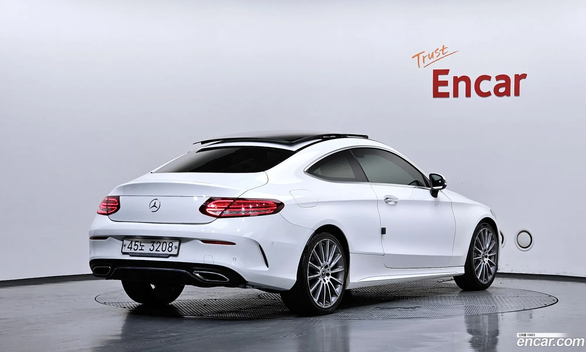 Mercedes-Benz C-Class W205 2019 — 11