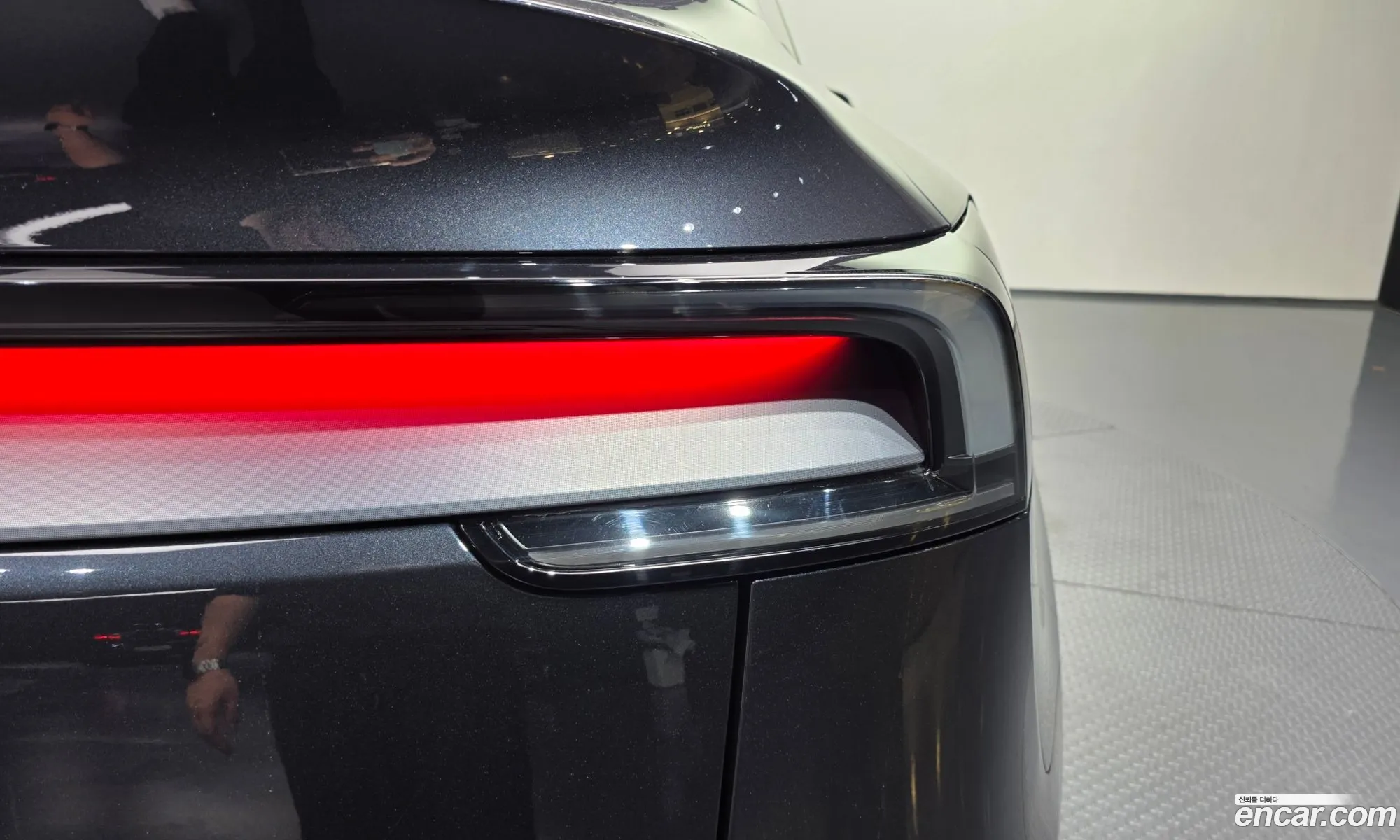 Tesla Model Y 2025 — 34