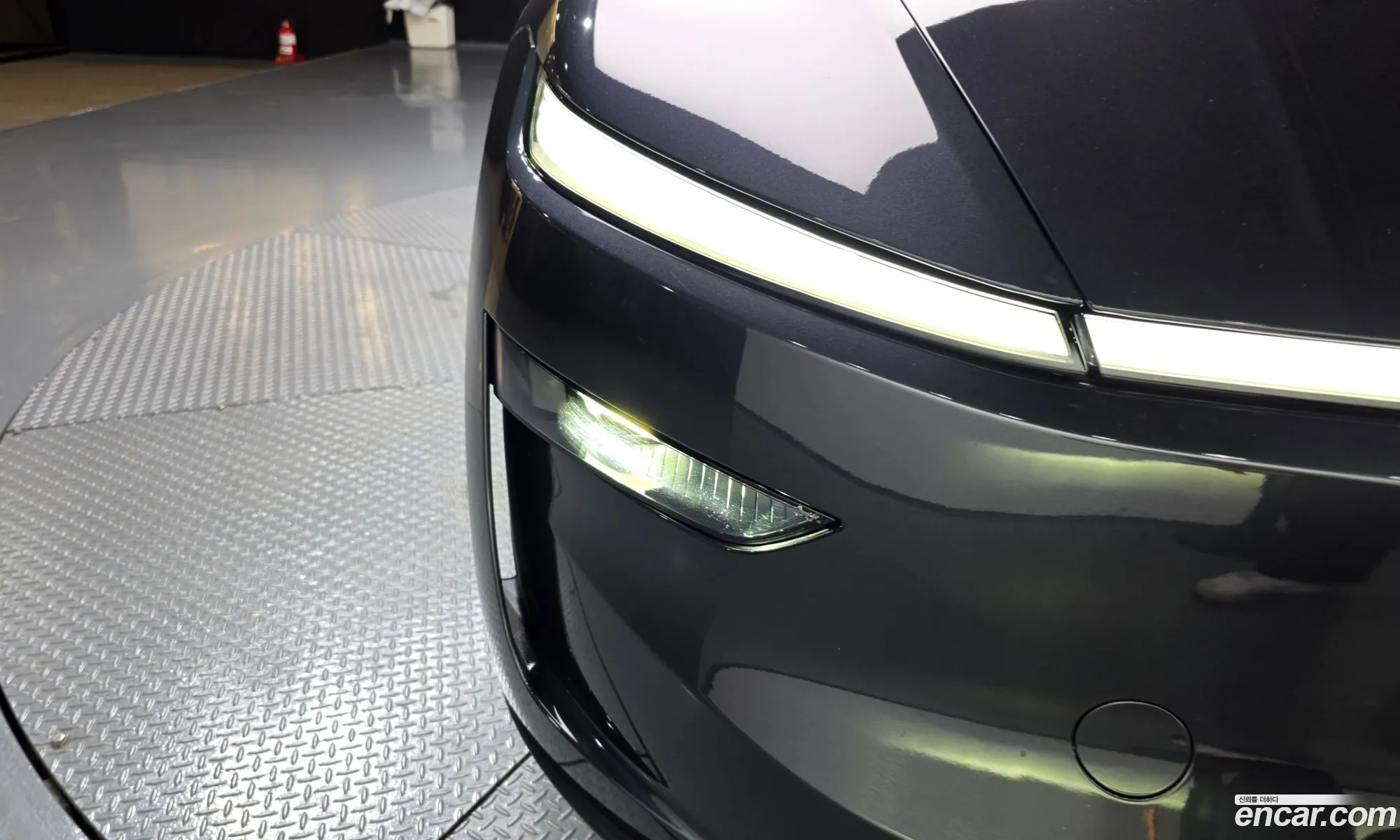 Tesla Model Y 2025 — 4