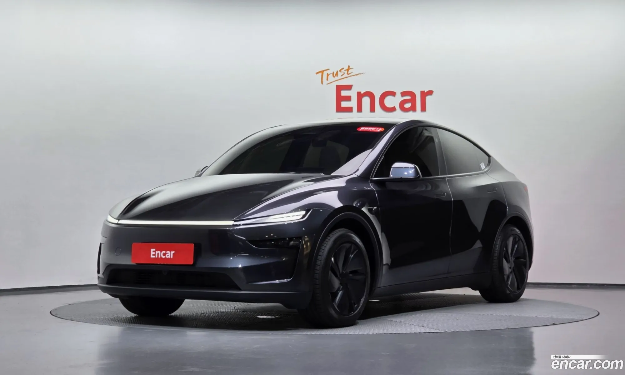 Tesla Model Y 2025 — 17