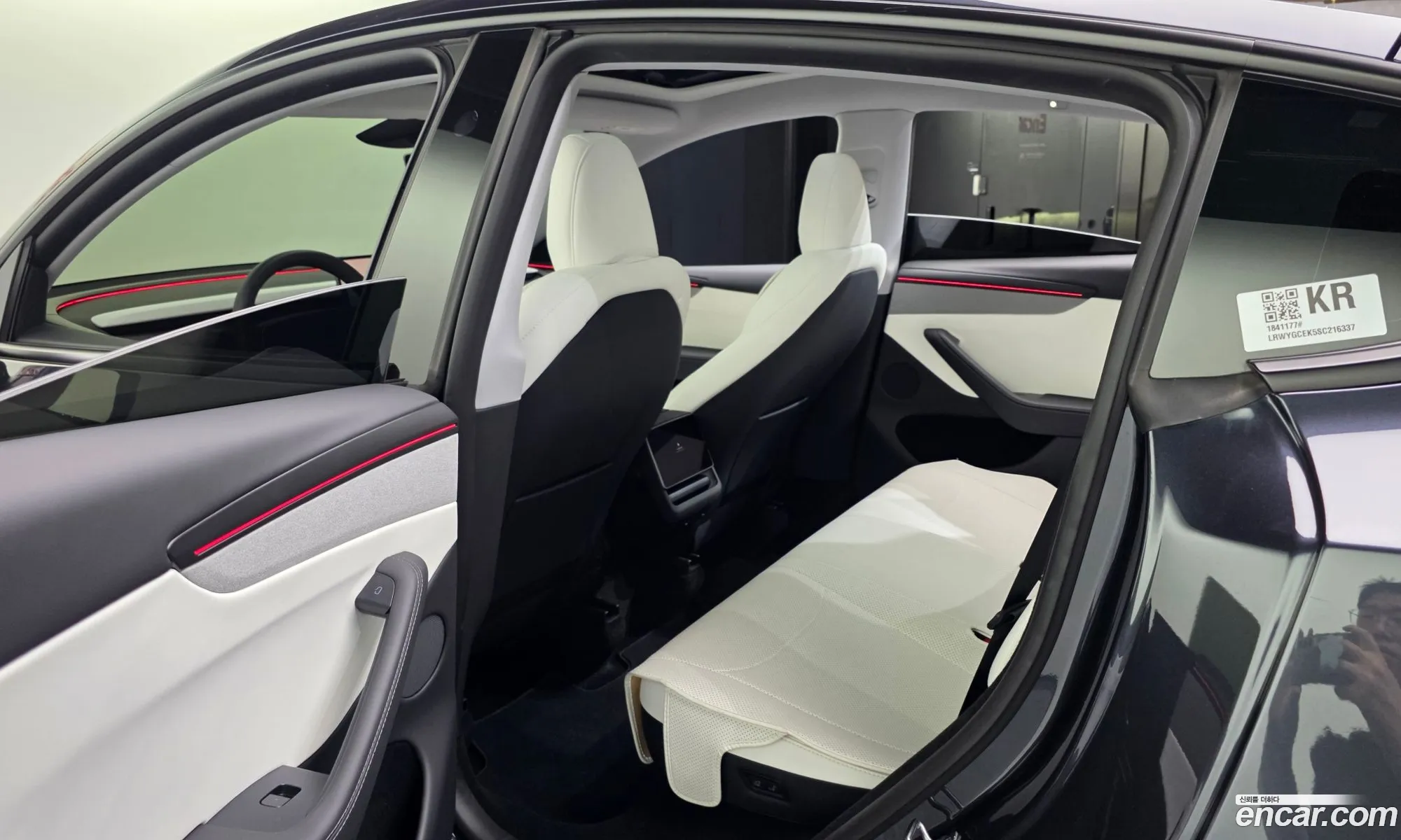 Tesla Model Y 2025 — 12