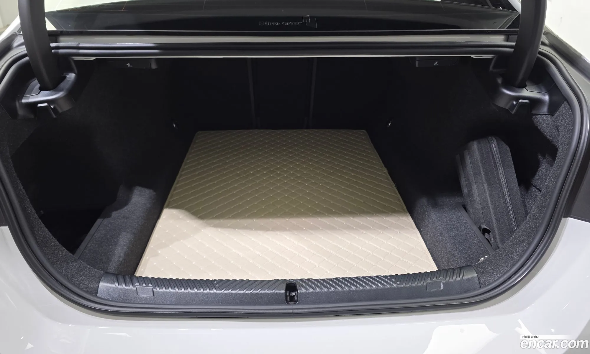 BMW 5 Series 2025 WBA21FJ05SCV43320 — 29