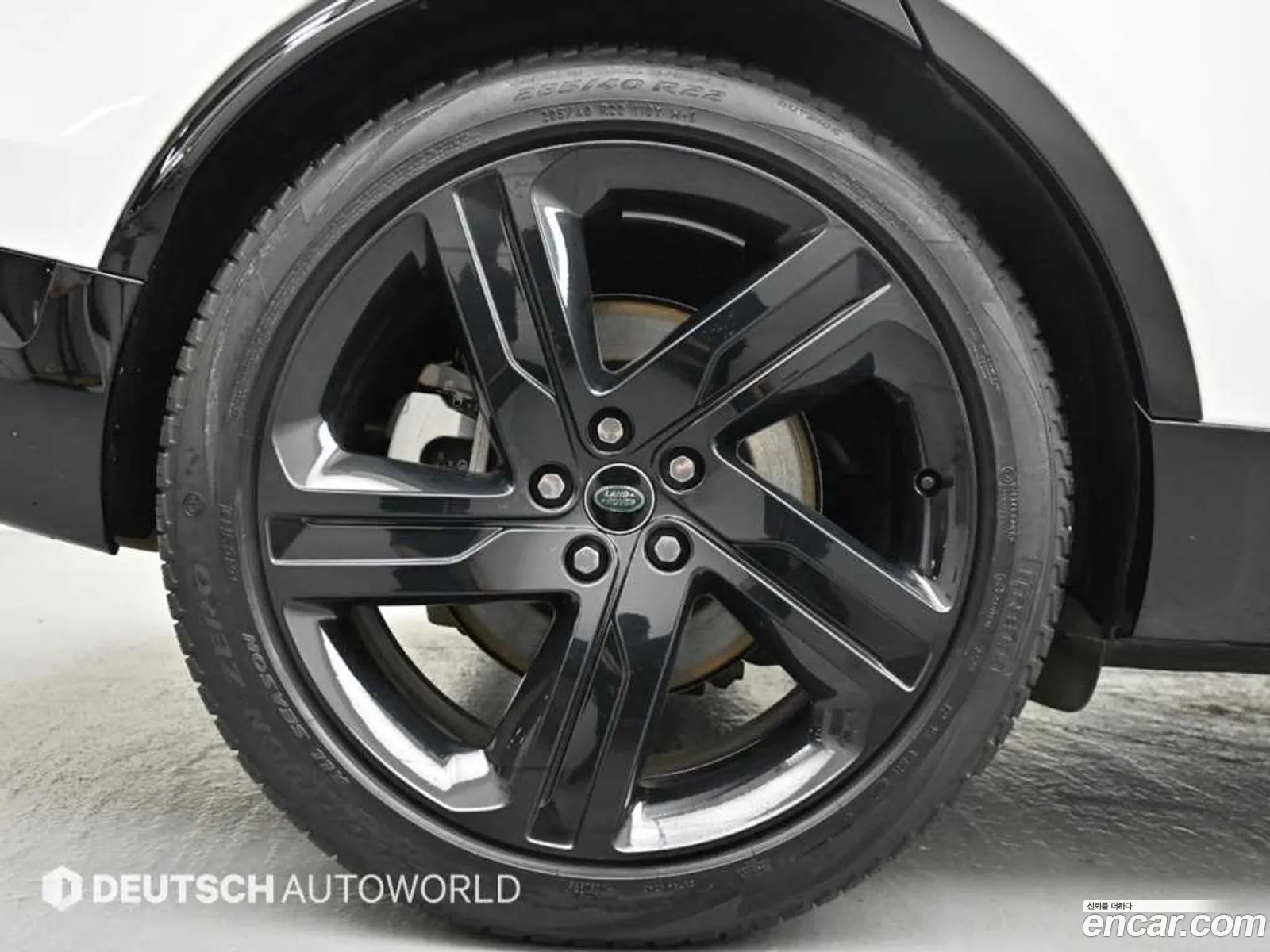 Land Rover Discovery 5 2024 — 16