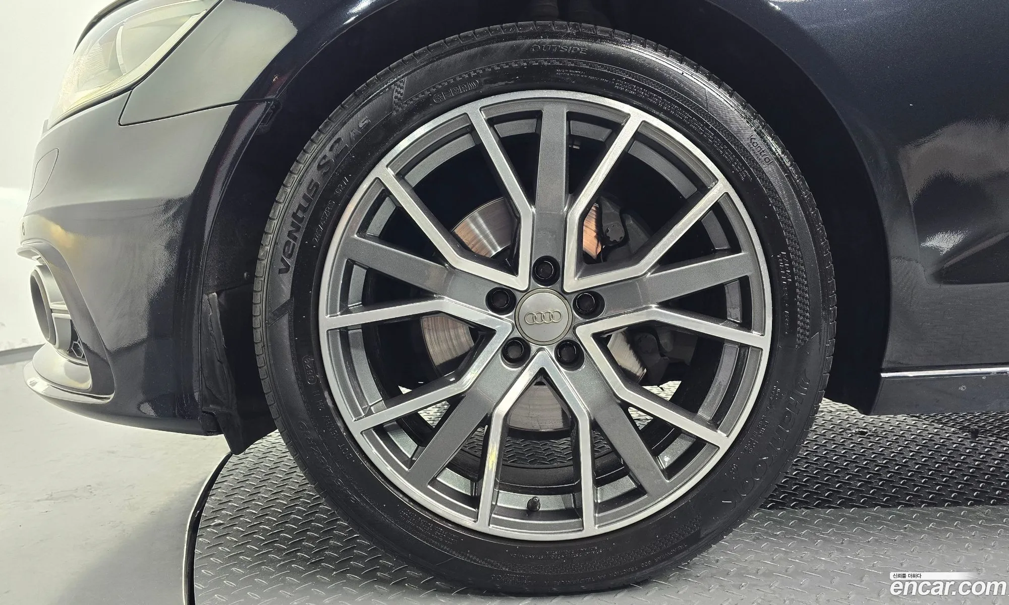 Audi A6 2012 — 28