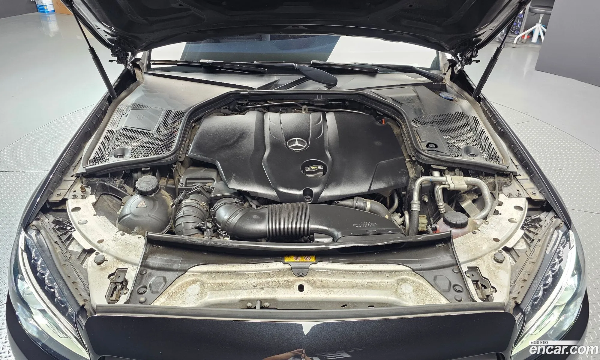 Mercedes-Benz C-Class W205 2017 — 17