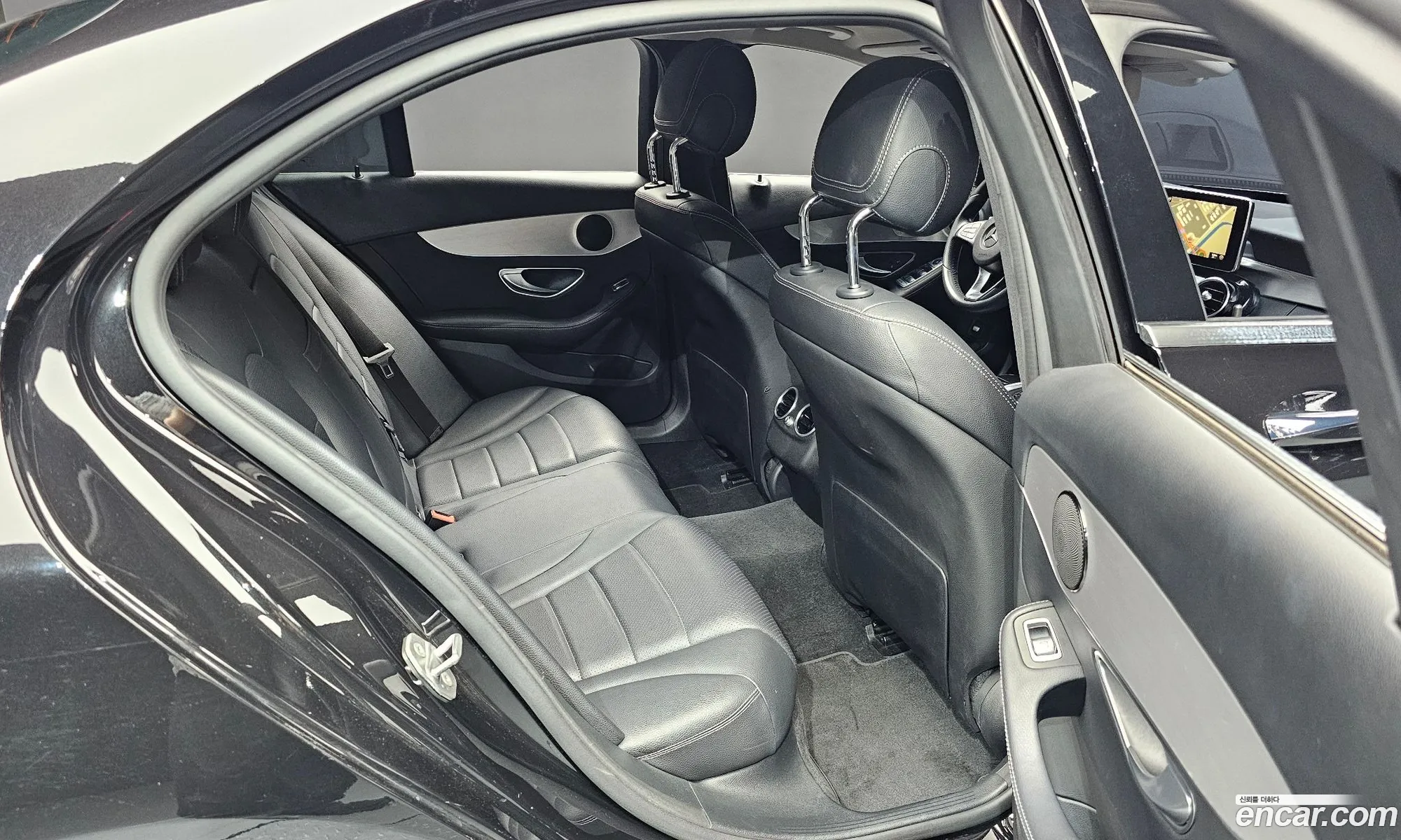 Mercedes-Benz C-Class W205 2017 — 16