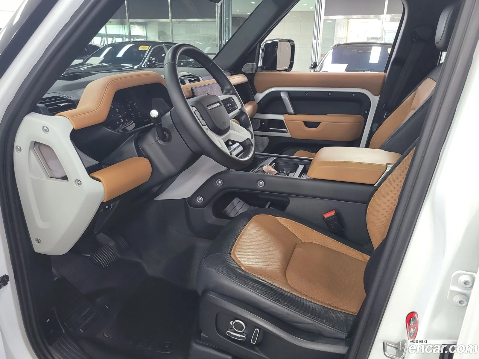 Land Rover Defender 2023 — 18