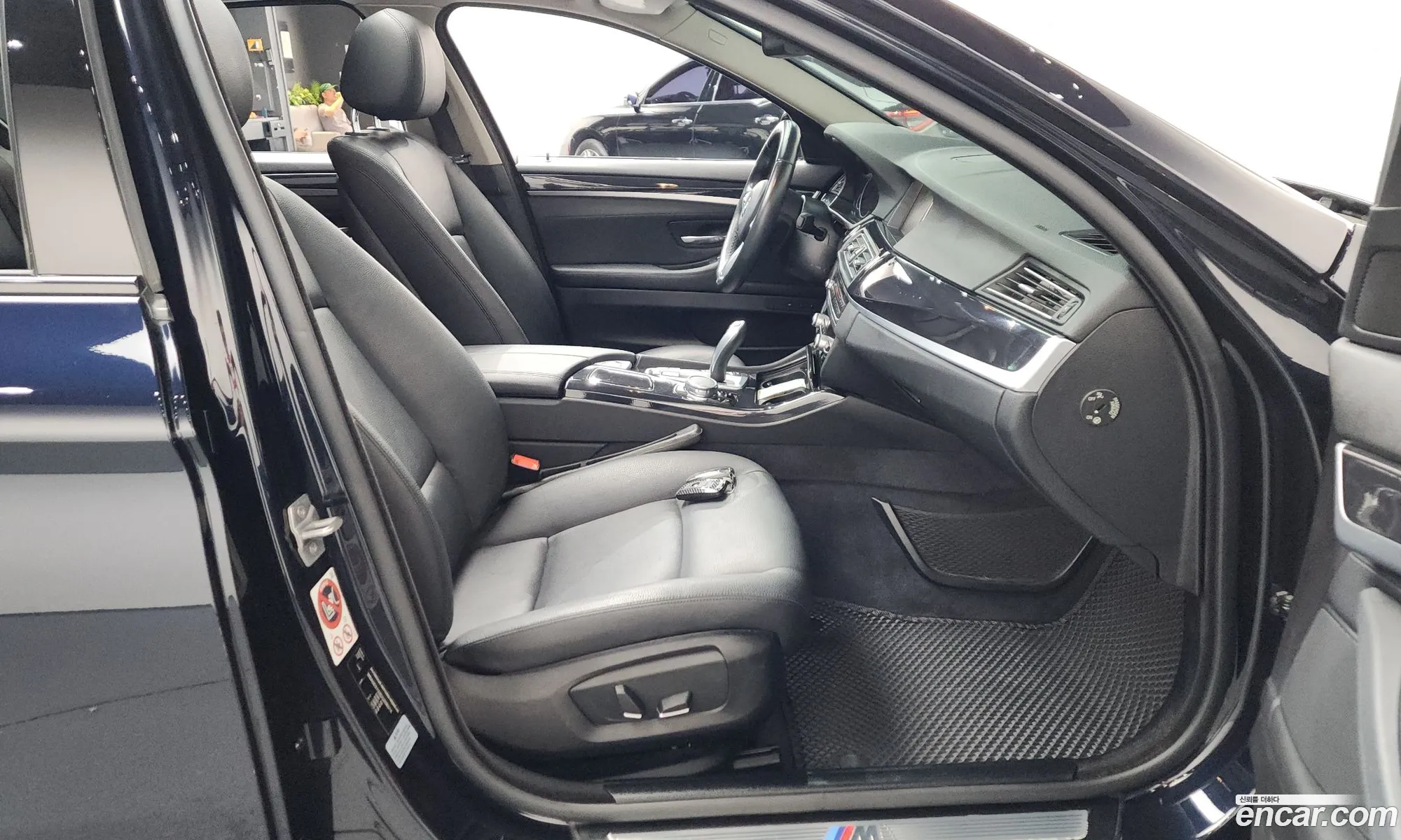 BMW 5 Series 2016 WBA5E5103GG208374 — 14