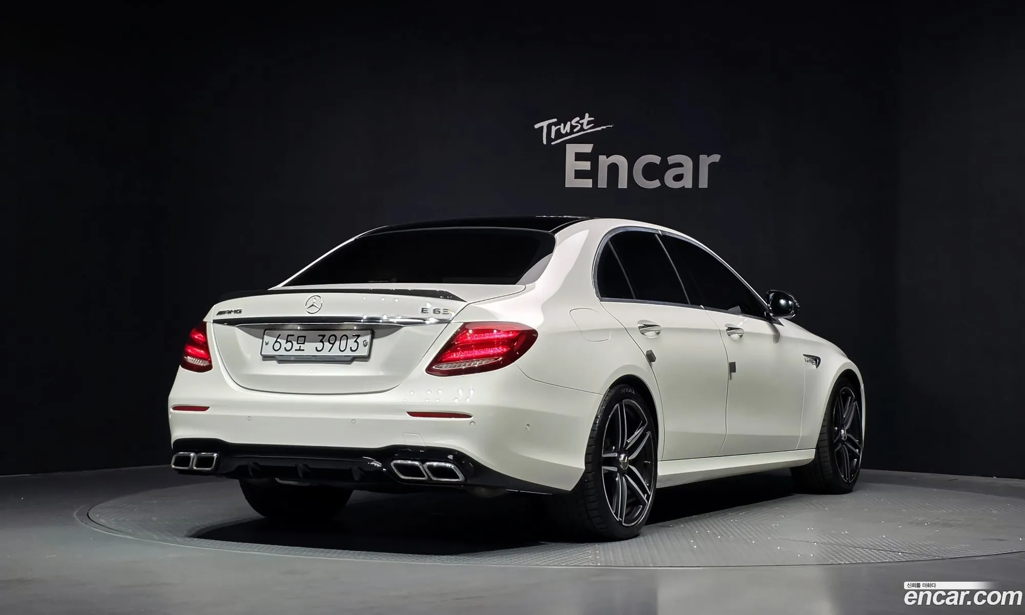 Mercedes-Benz E-Class W213 2018 WDDZF8JB5JA437711 — 11