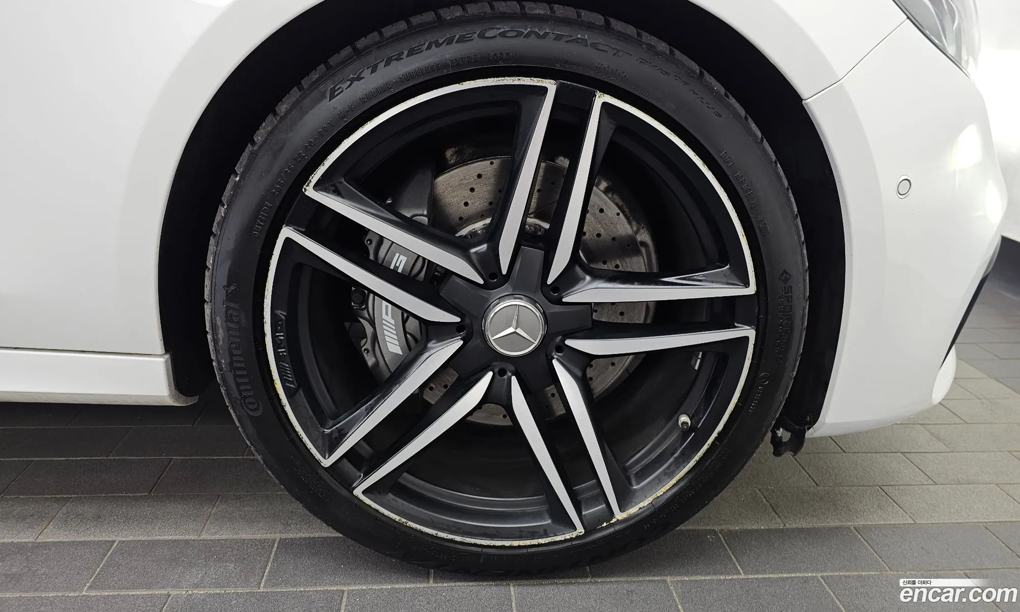 Mercedes-Benz E-Class W213 2018 WDDZF8JB5JA437711 — 31