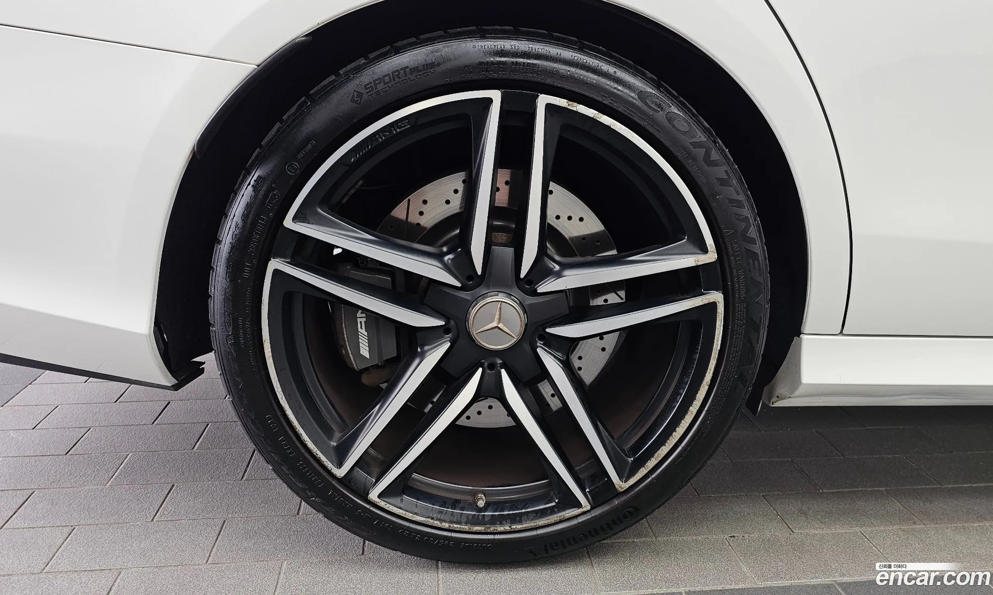Mercedes-Benz E-Class W213 2018 WDDZF8JB5JA437711 — 27