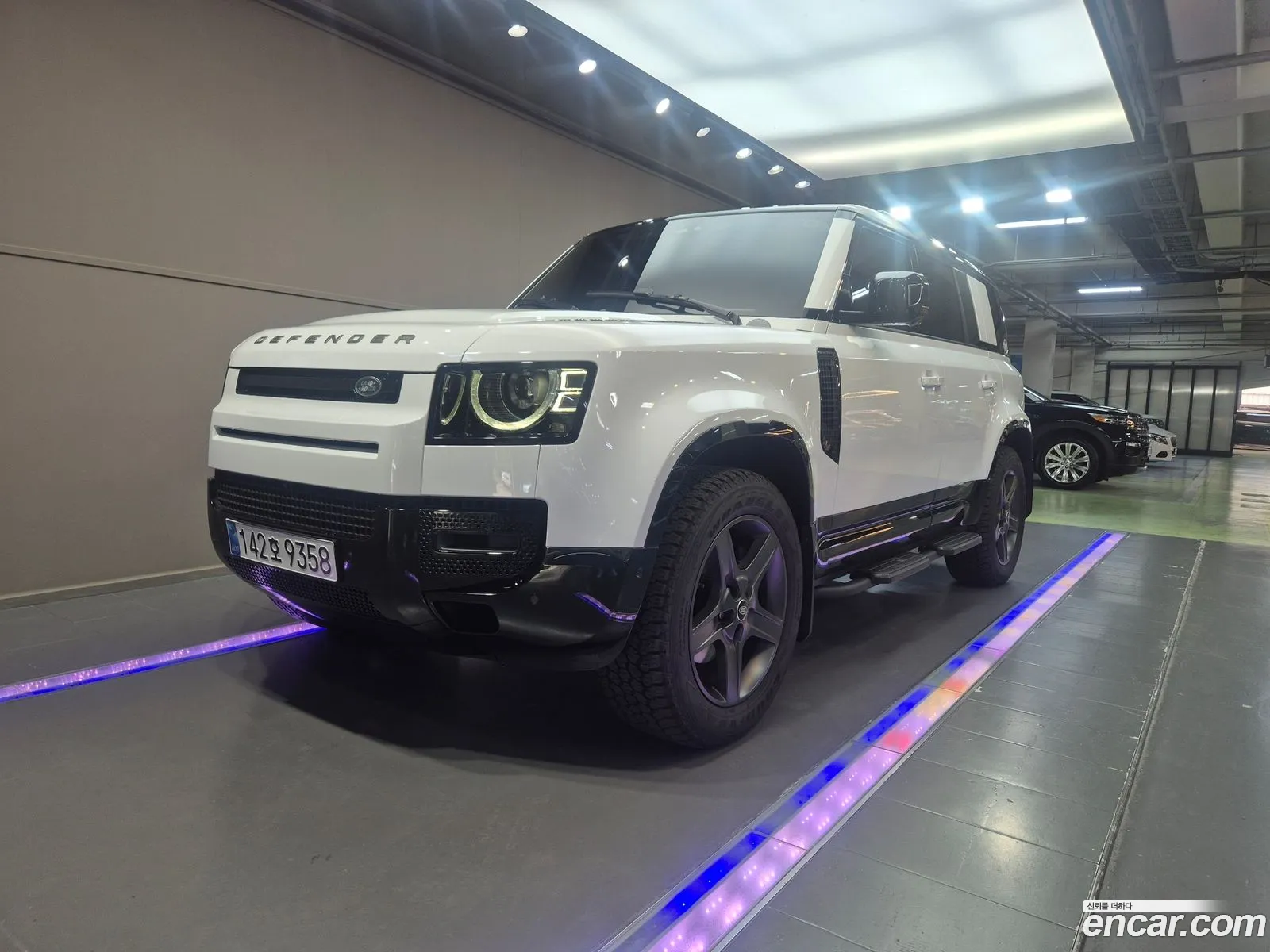 Land Rover Defender 2025 — 12