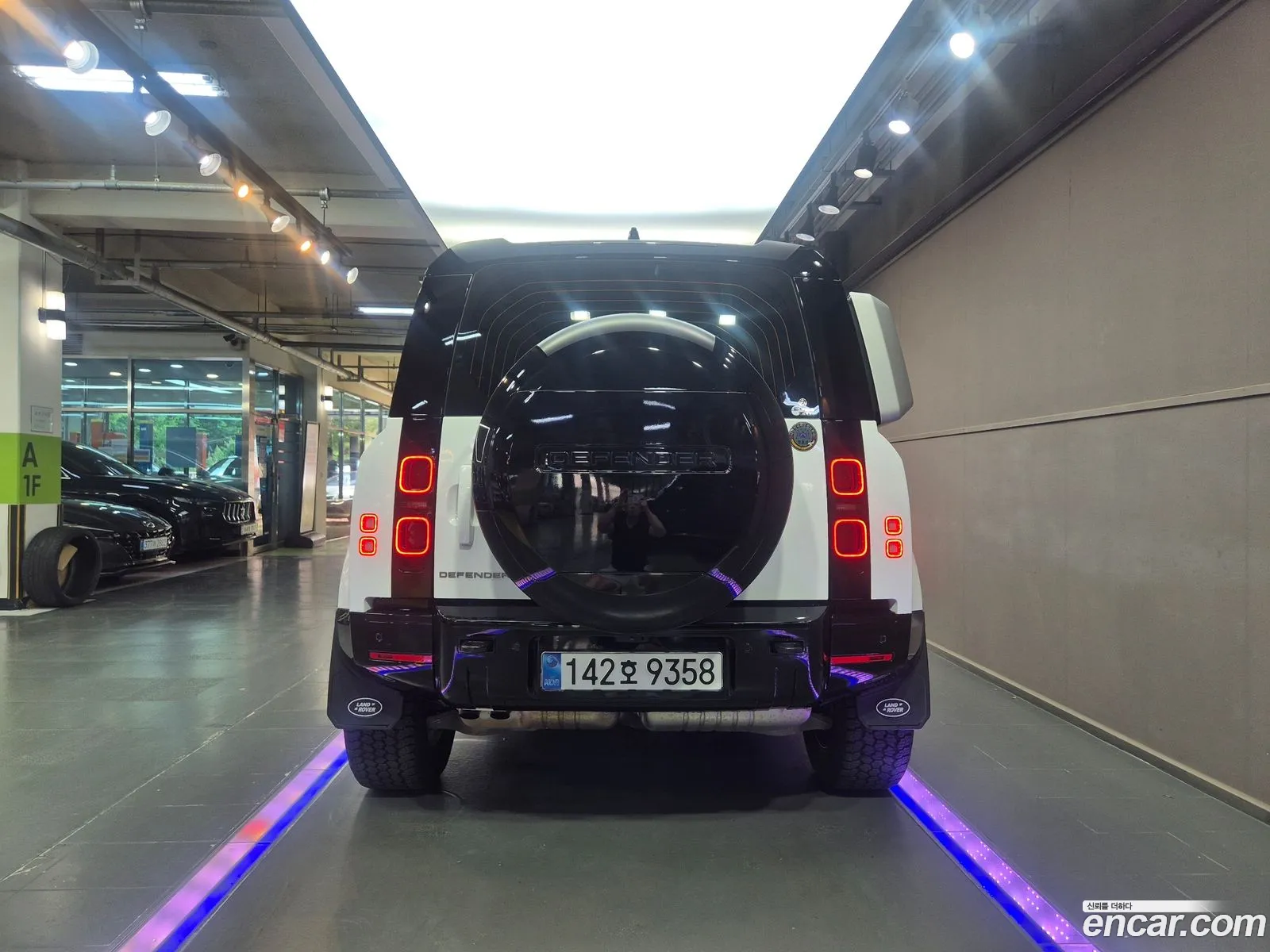 Land Rover Defender 2025 — 13