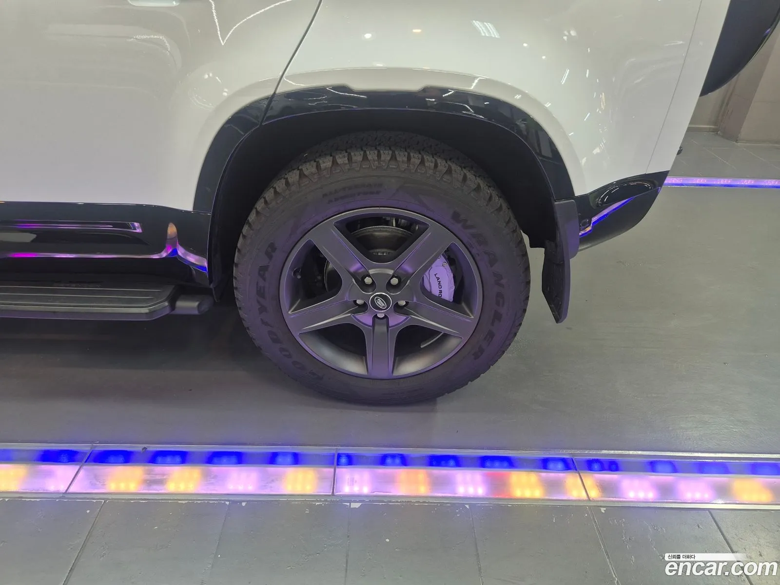 Land Rover Defender 2025 — 20