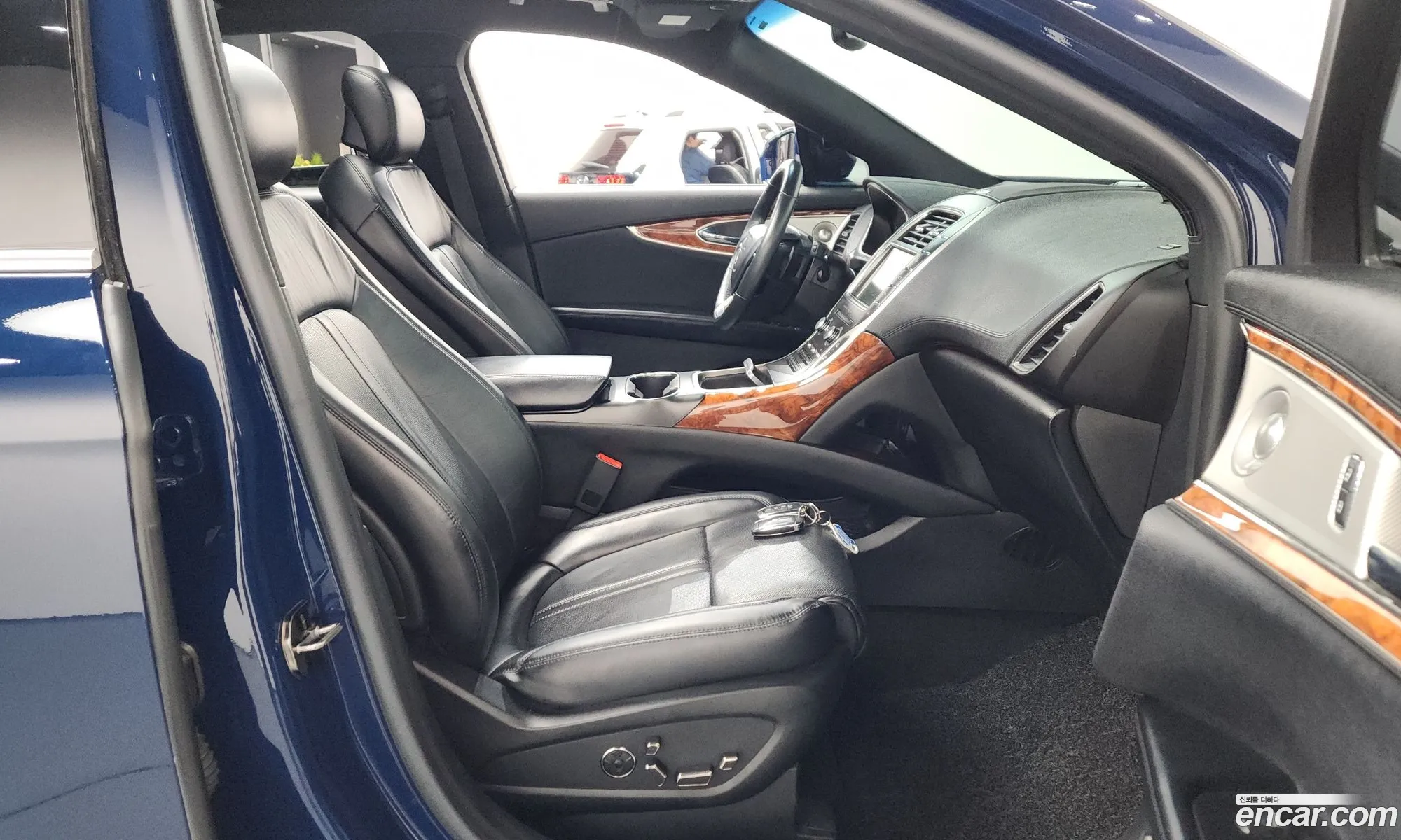 Lincoln Nautilus 2019 2LMPJ8LP8KBL64879 — 17