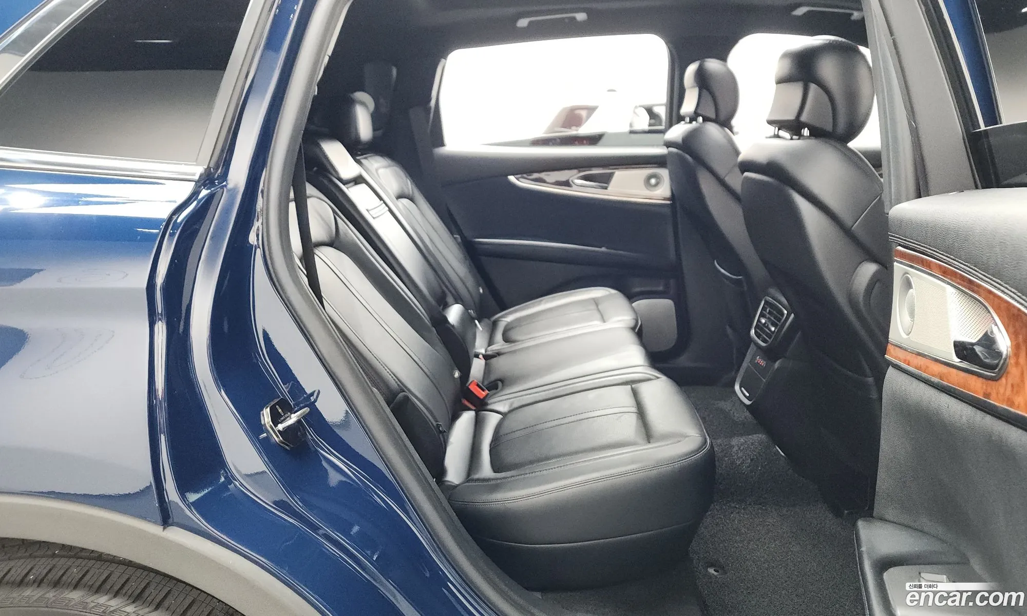 Lincoln Nautilus 2019 2LMPJ8LP8KBL64879 — 27
