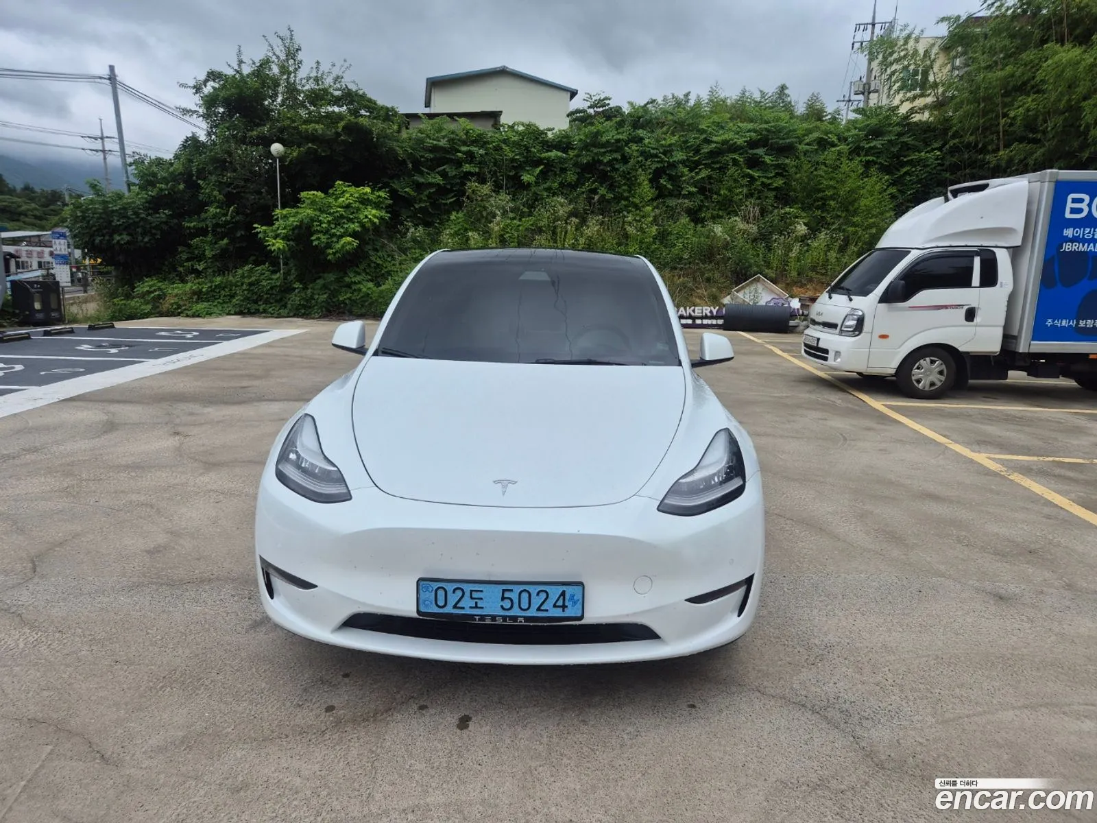 Tesla Model Y 2022 — 18
