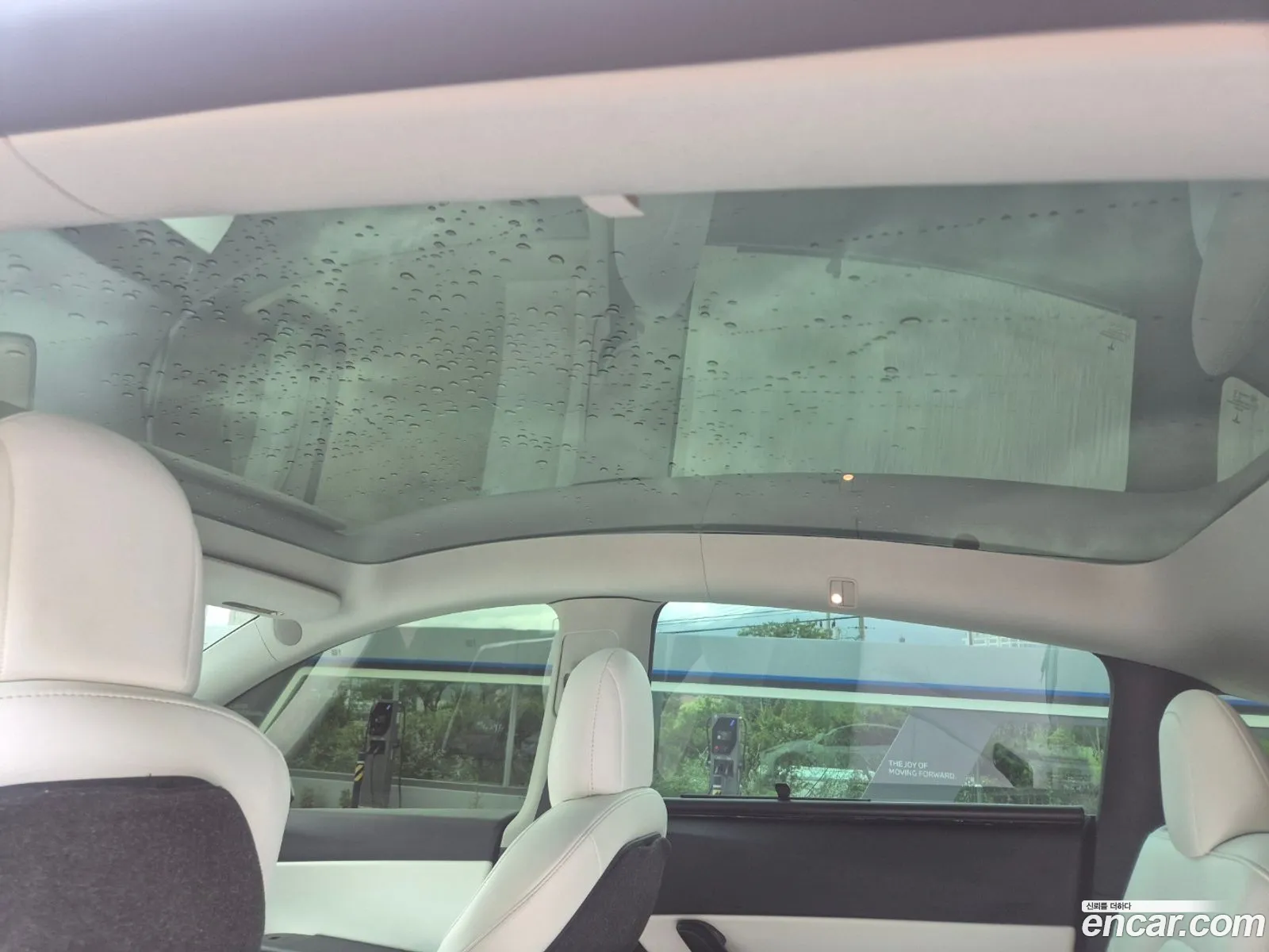 Tesla Model Y 2022 — 17