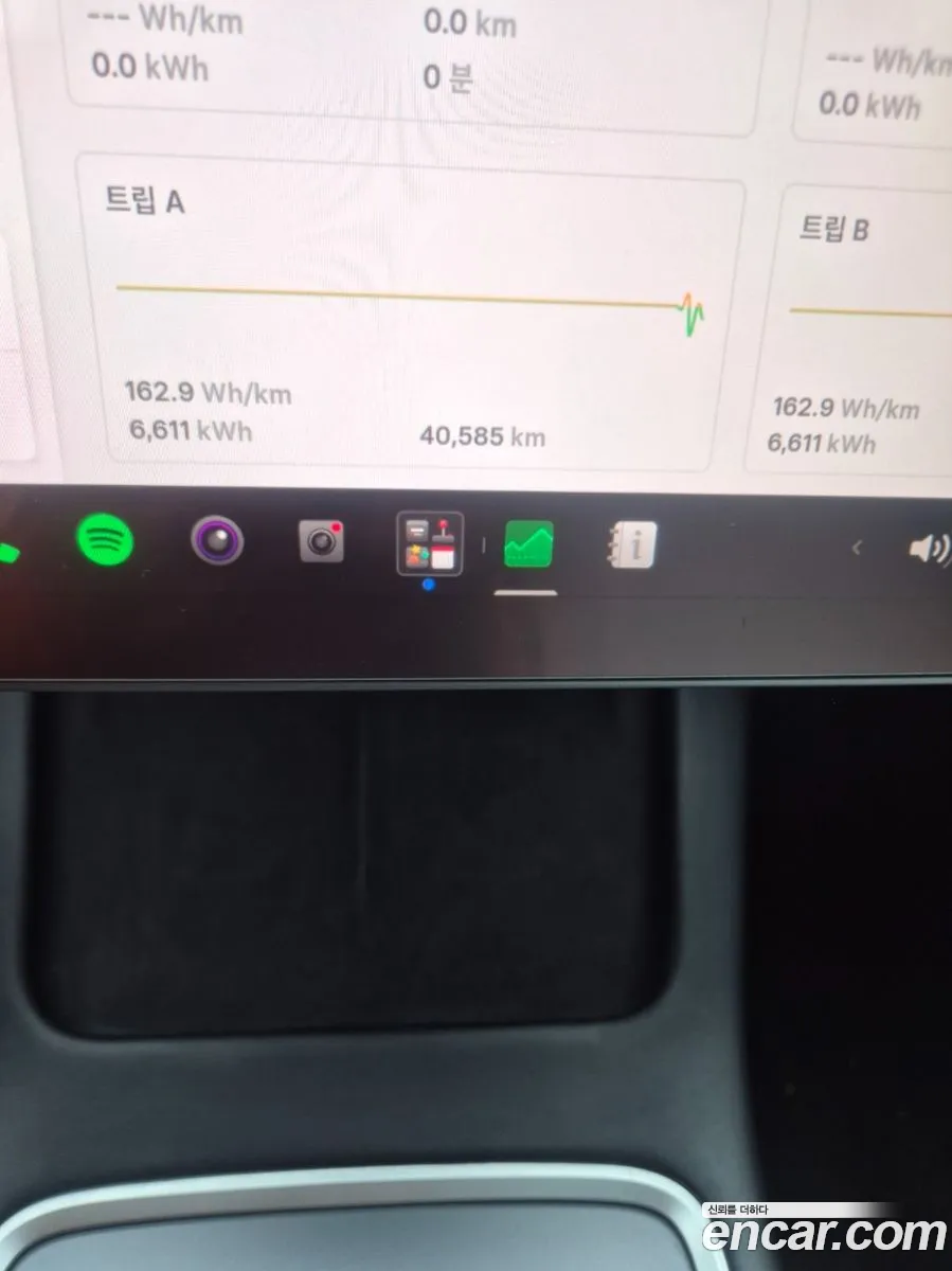 Tesla Model Y 2022 — 12