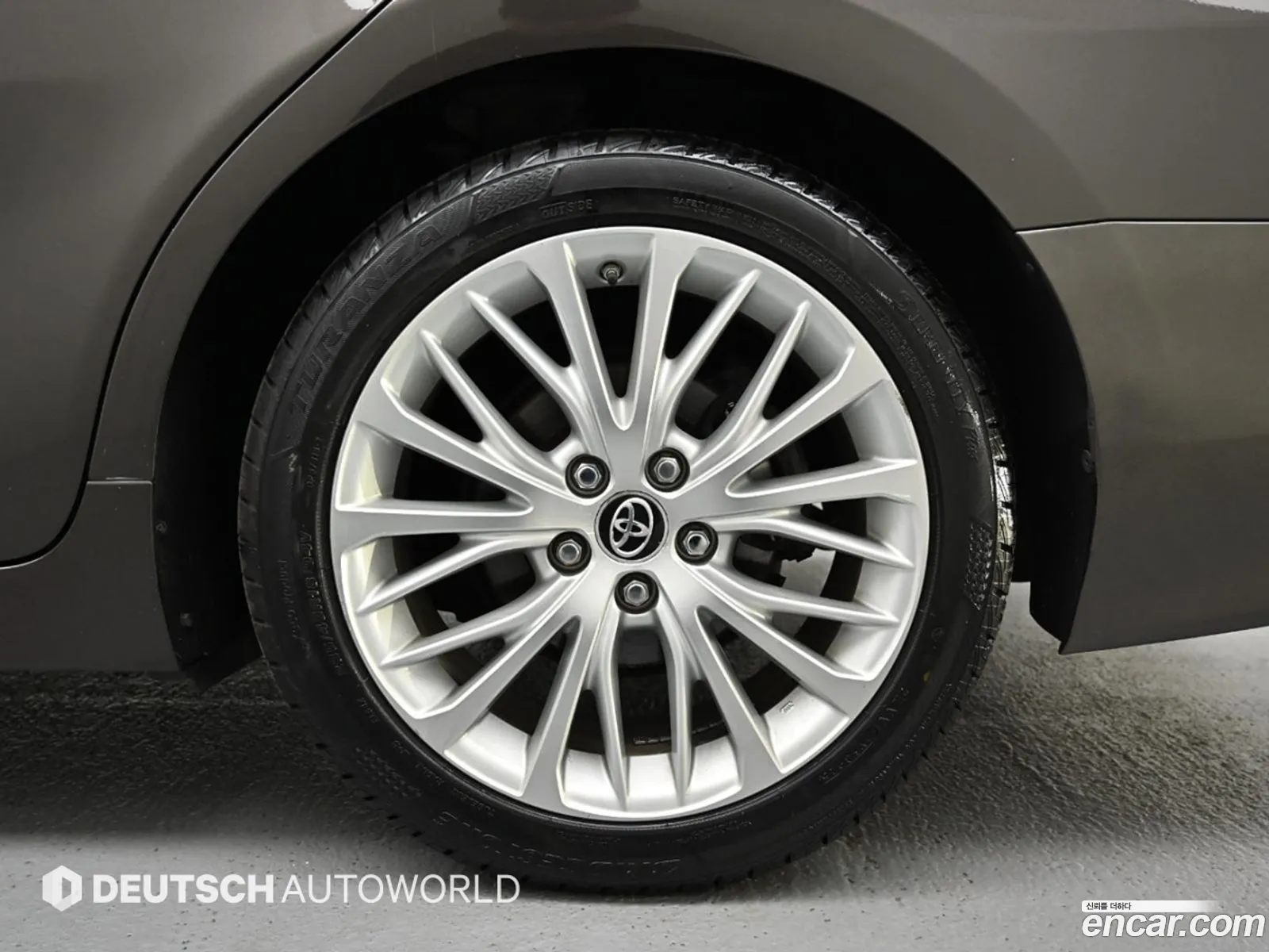 Toyota Camry 2018 — 3
