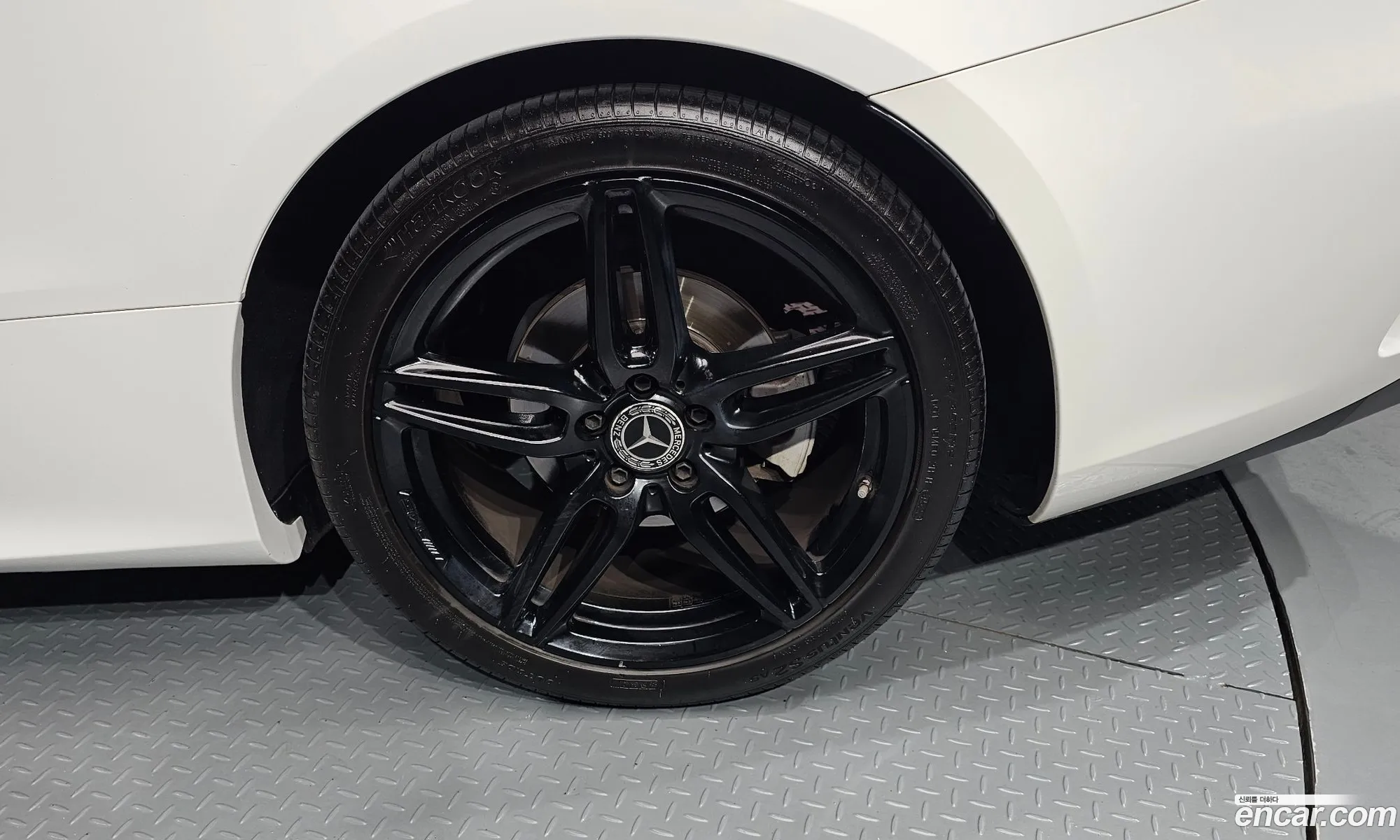 Mercedes-Benz E-Class W213 2019 WDD1K1EB6KF100706 — 13