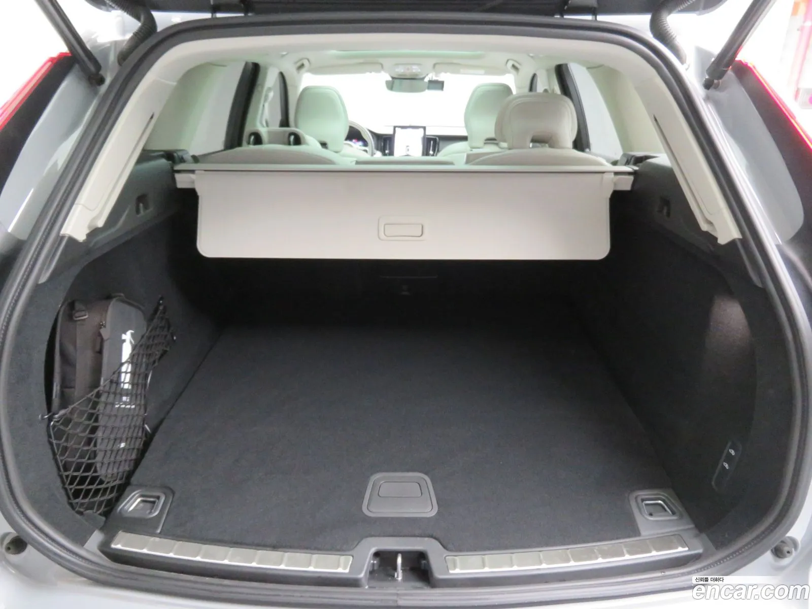 Volvo XC60 2025 — 3
