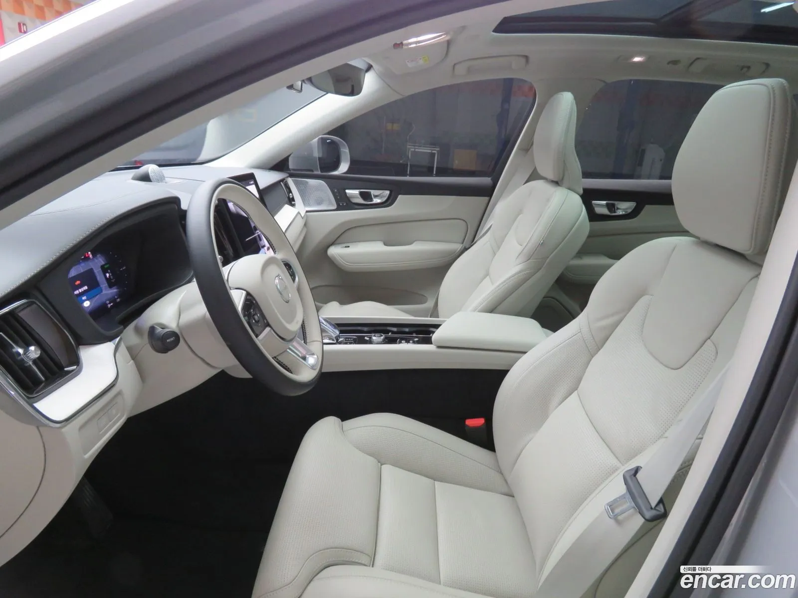 Volvo XC60 2025 — 8