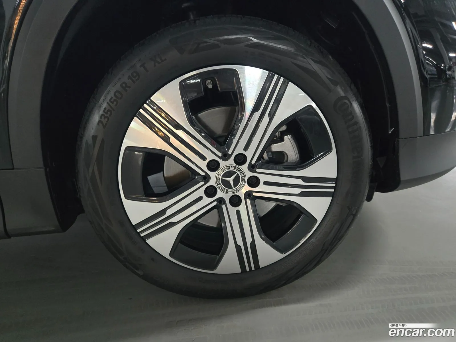 Mercedes-Benz EQB X243 2025 — 18
