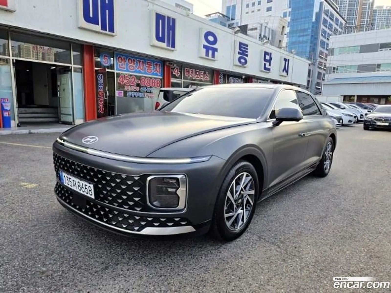 Hyundai Grandeur Hybrid 2023 — 3
