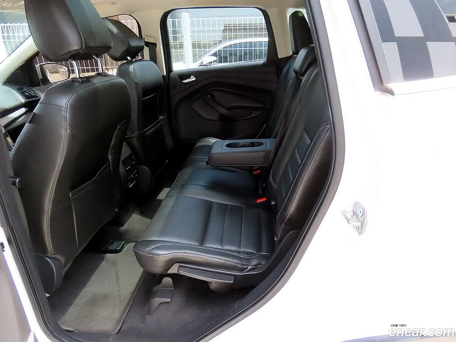 Ford Escape 2015 — 12