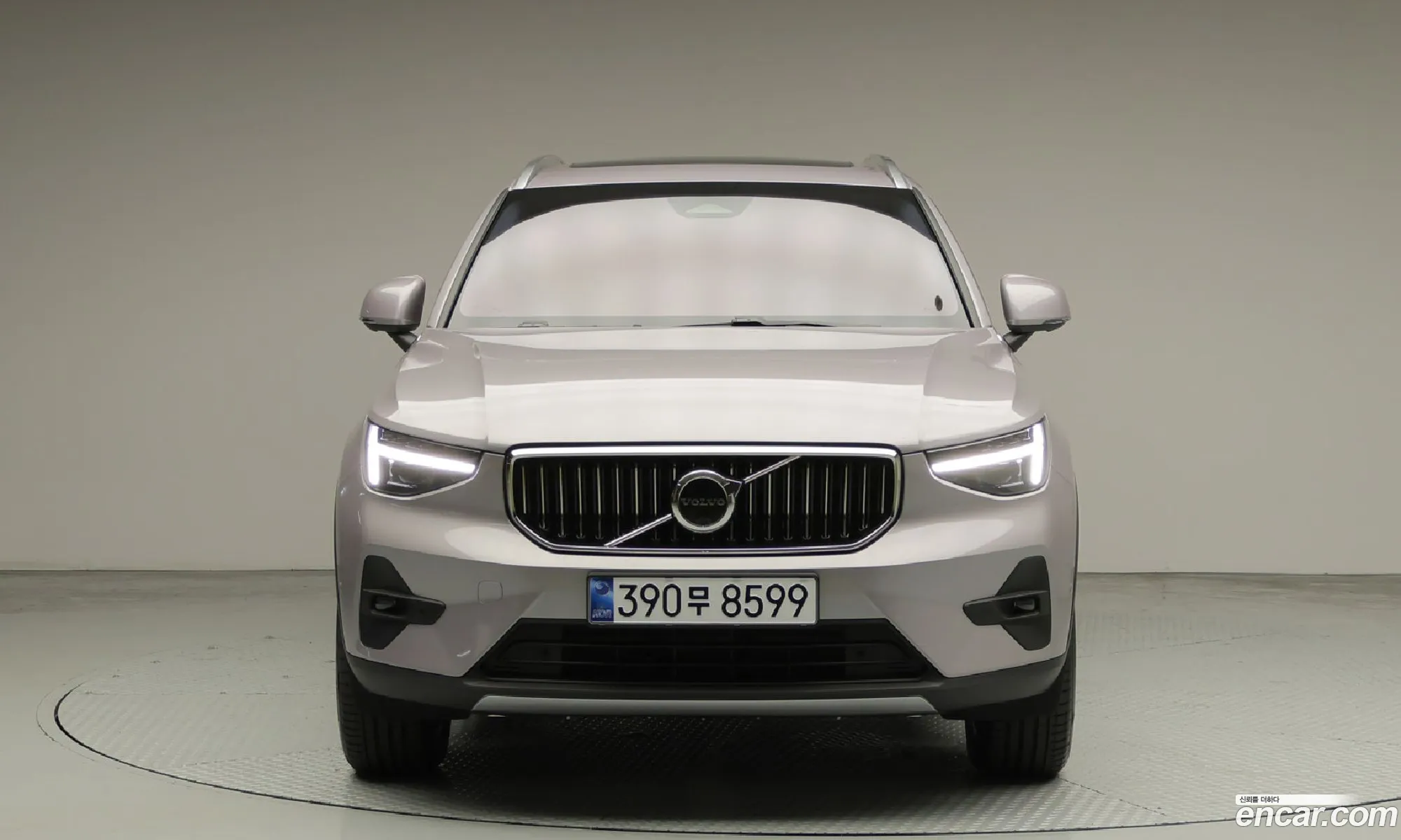Volvo XC40 2026 — 3