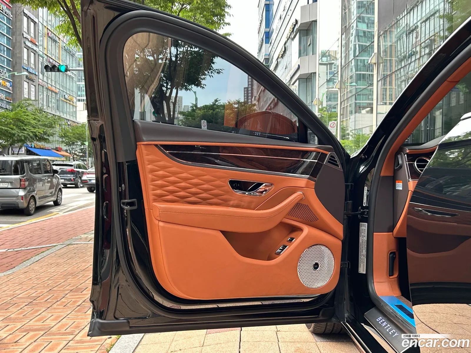 Bentley Flying Spur 2021 — 13
