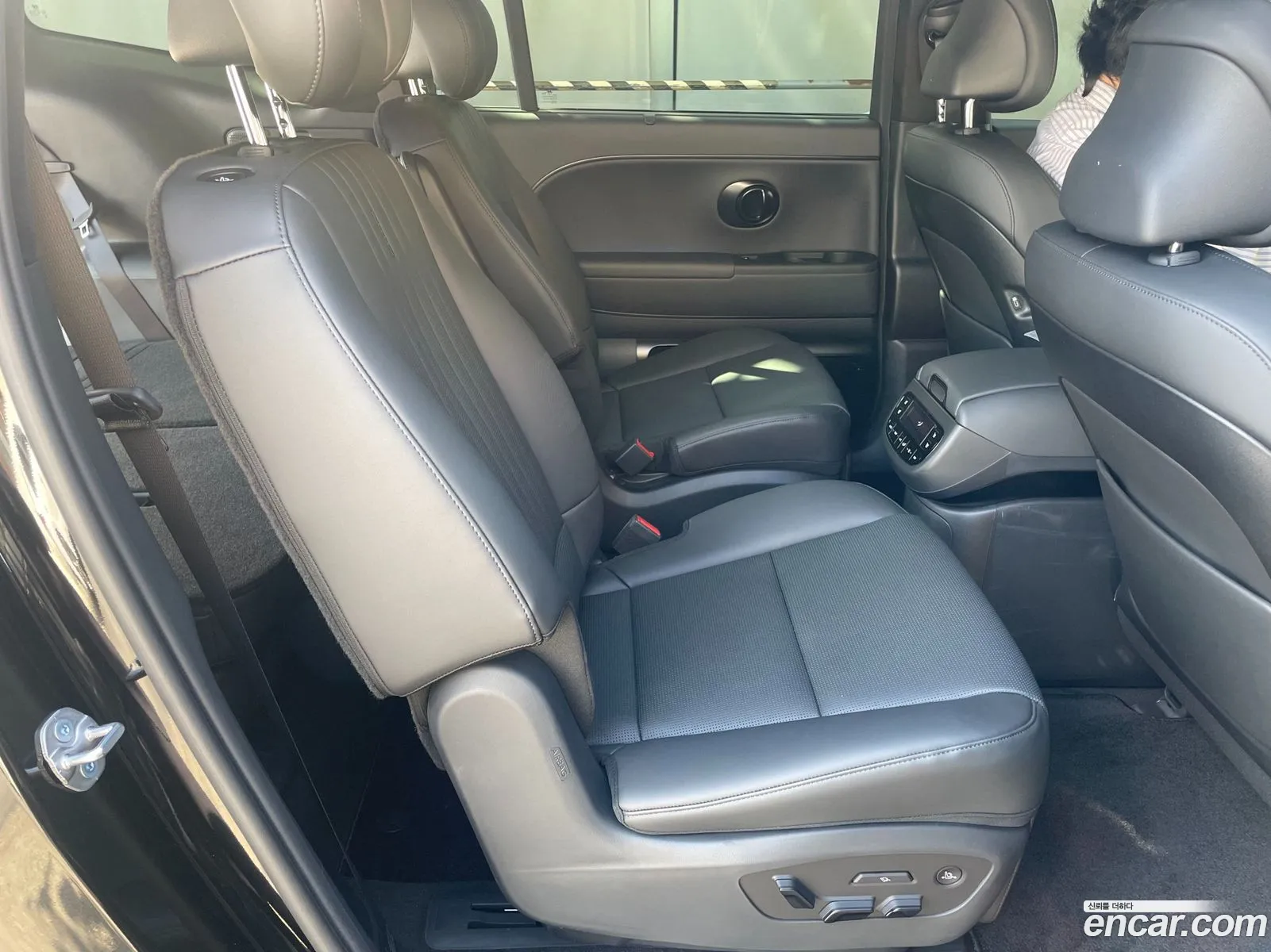 Hyundai Ioniq 9 2026 — 3