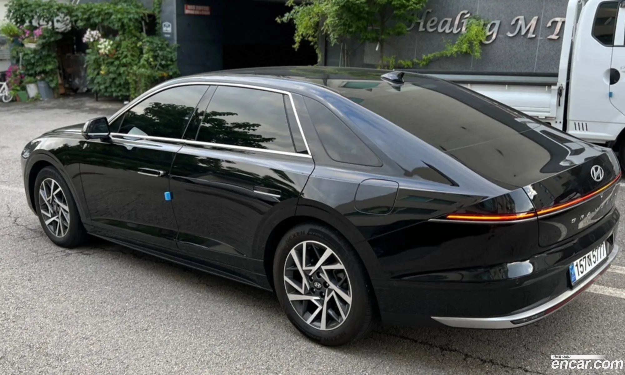 Hyundai Grandeur Hybrid 2023 — 3
