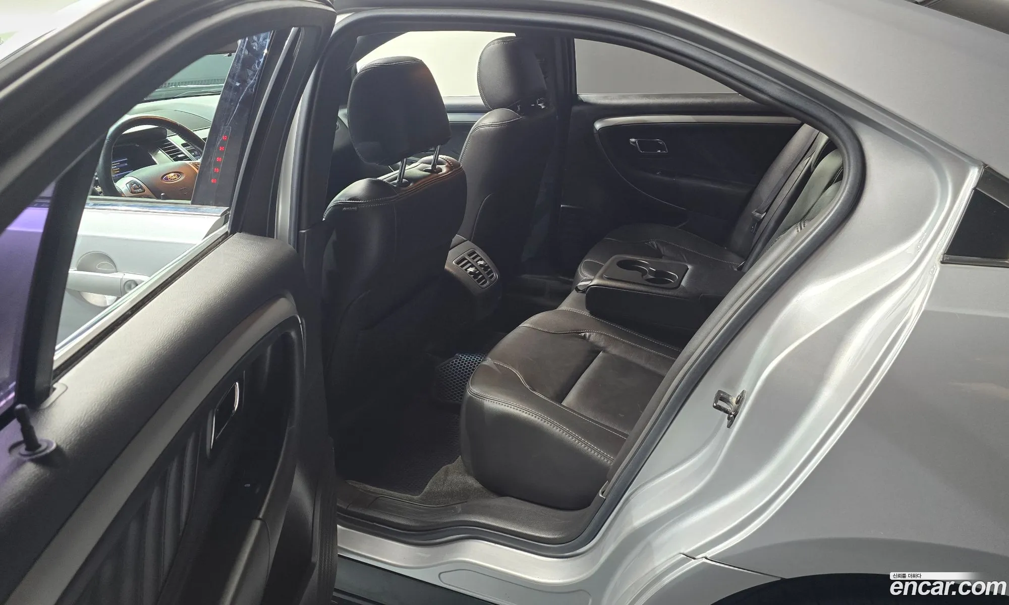 Ford Taurus