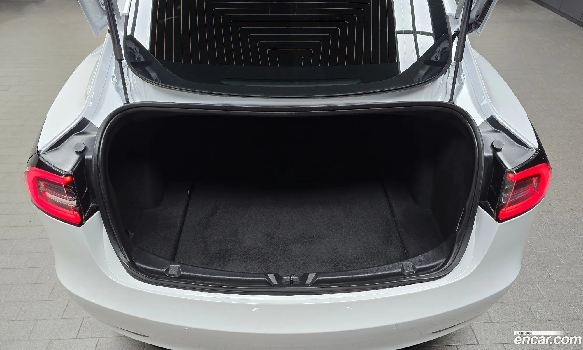 Tesla Model 3 2020 — 18