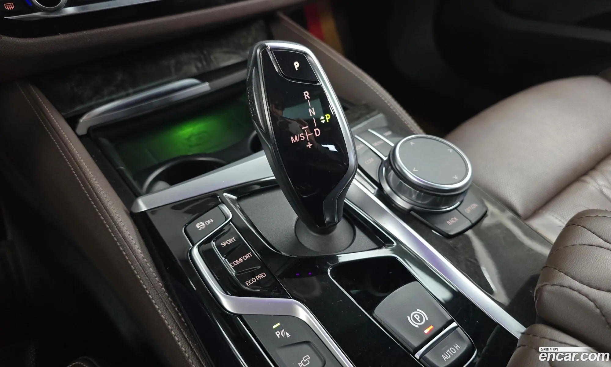 BMW 6 Series GT 2019 WBAJW810 — 17