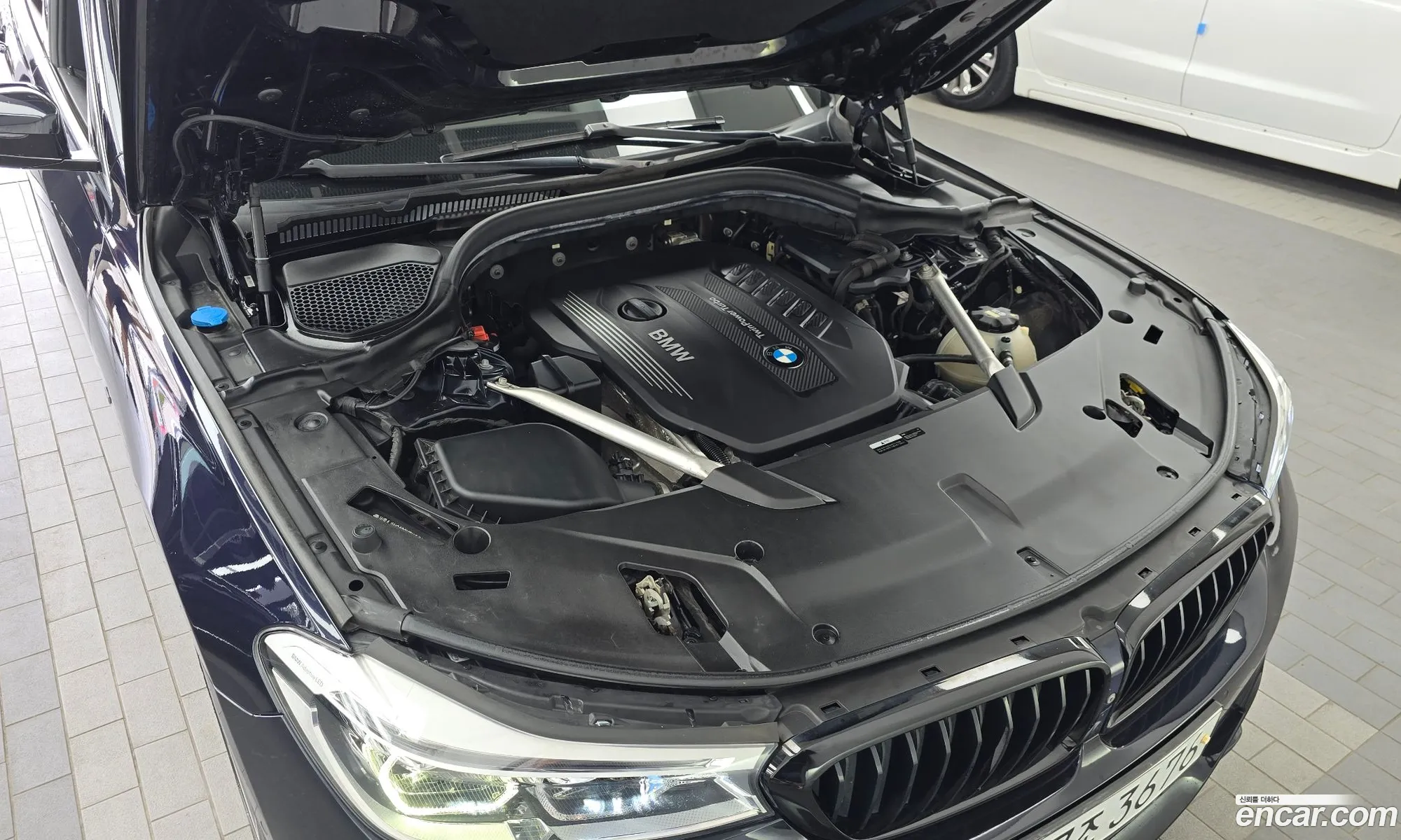 BMW 6 Series GT 2019 WBAJW810 — 14