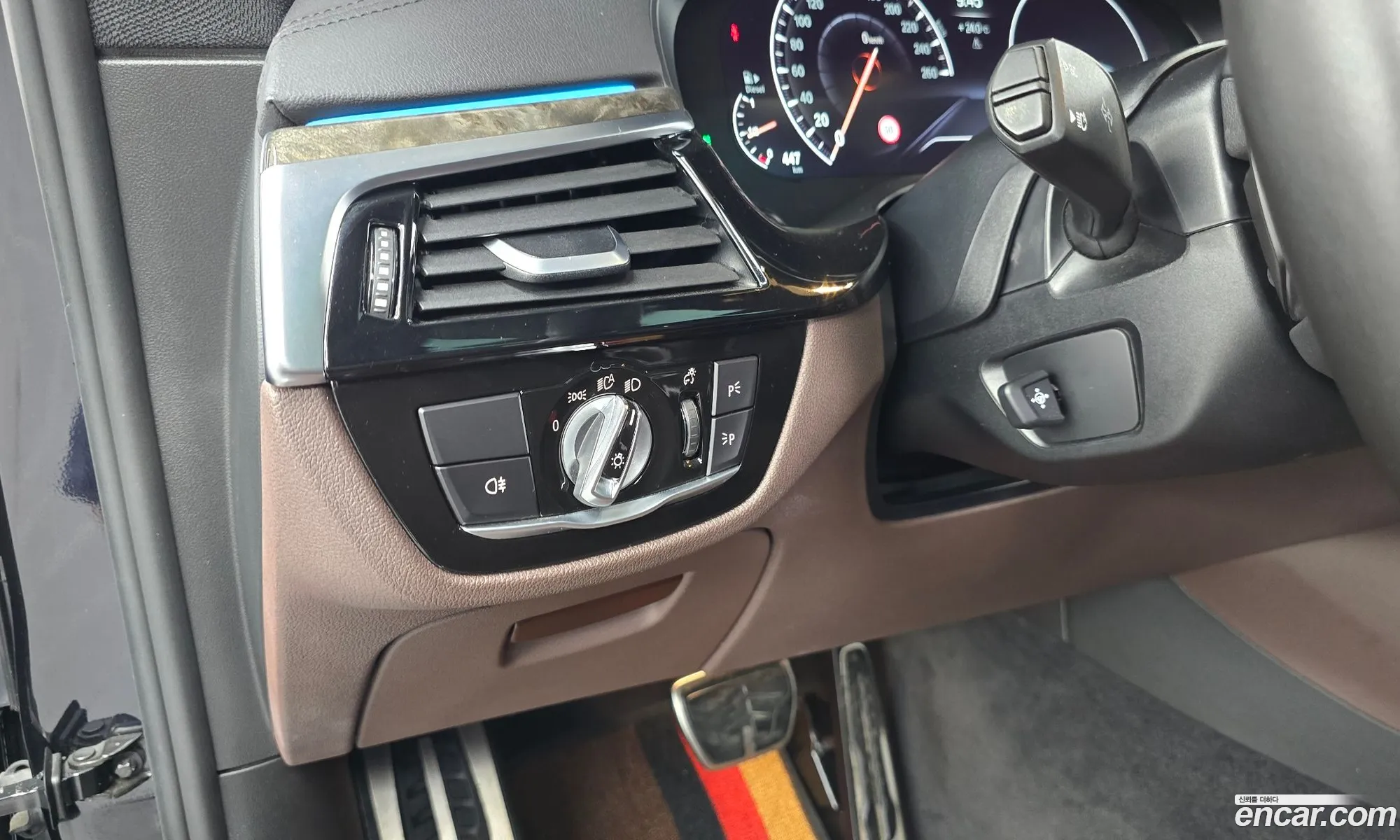 BMW 6 Series GT 2019 WBAJW810 — 2
