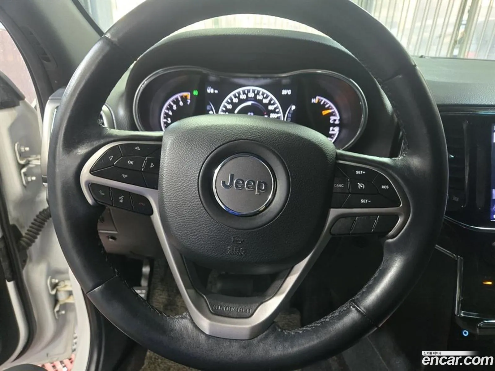 Jeep Grand Cherokee 2019 — 11