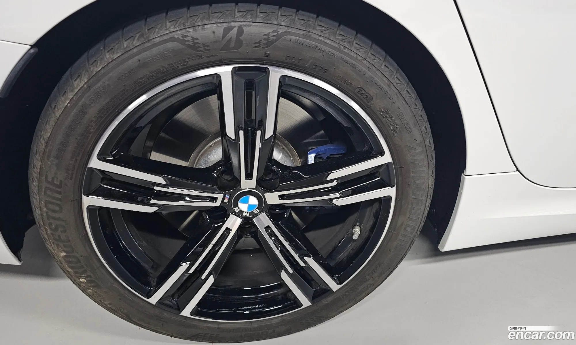 BMW 3 Series 2025 — 13