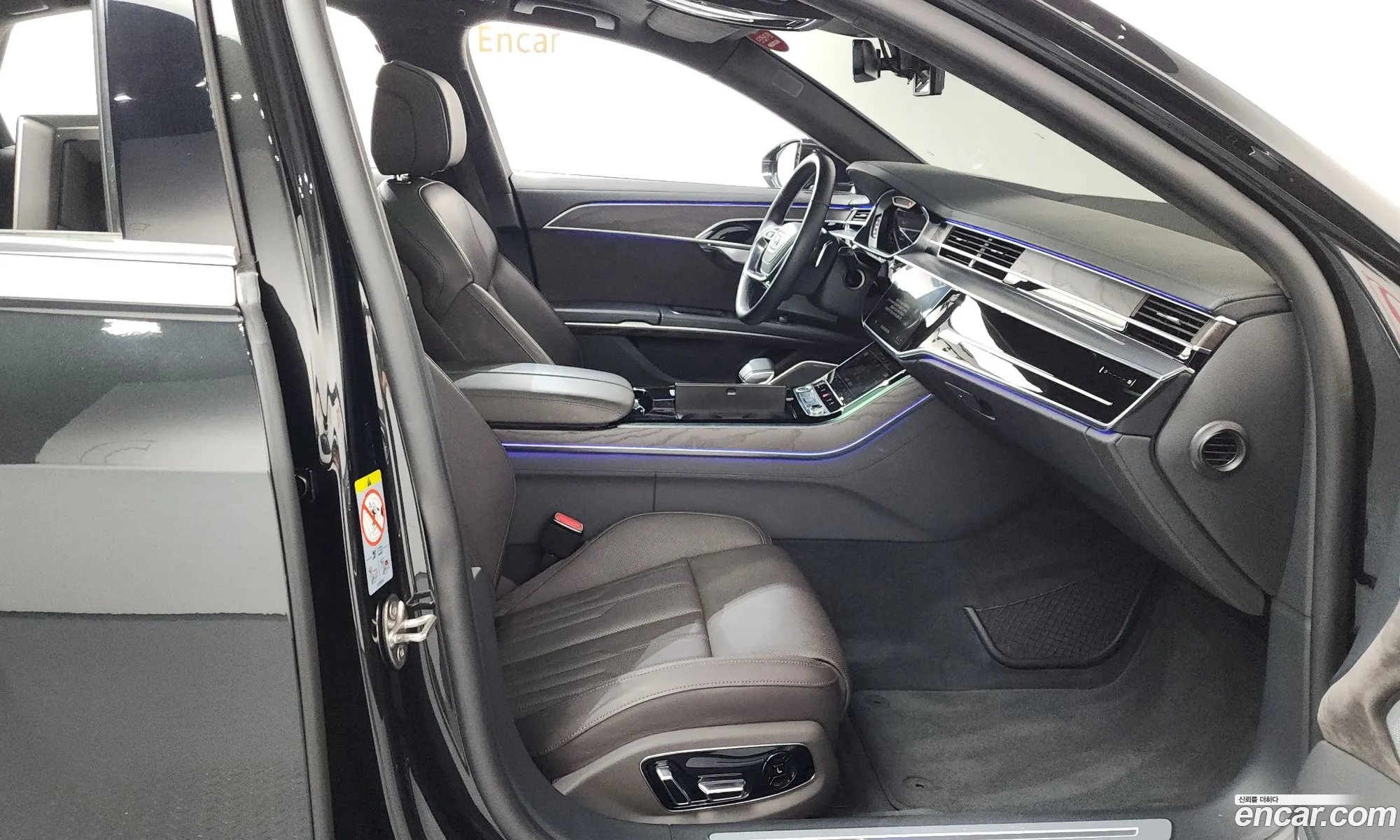 Audi A8 2021 WAUZZZF8111111111 — 35