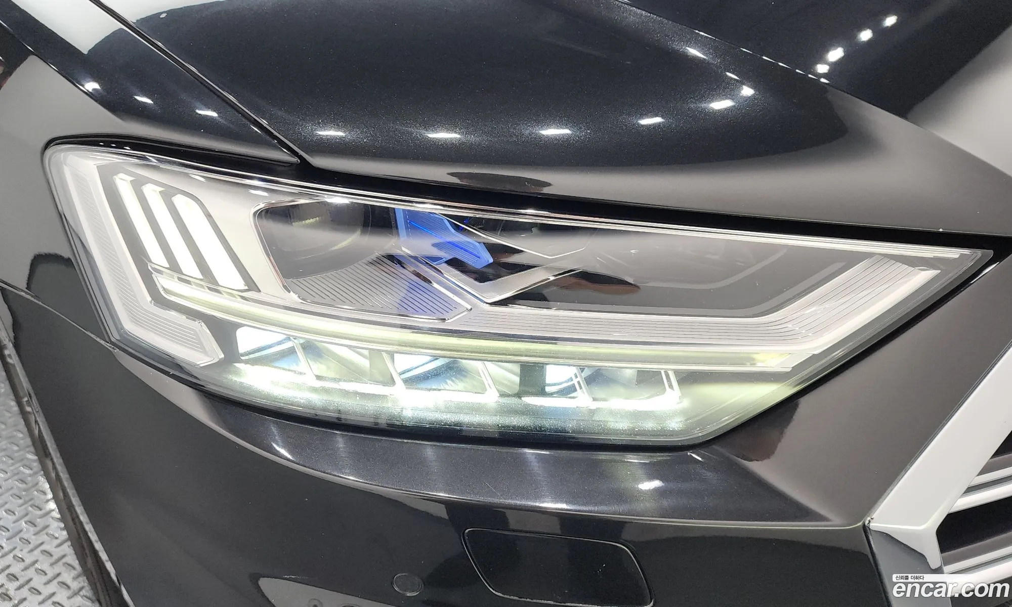 Audi A8 2021 WAUZZZF8111111111 — 19