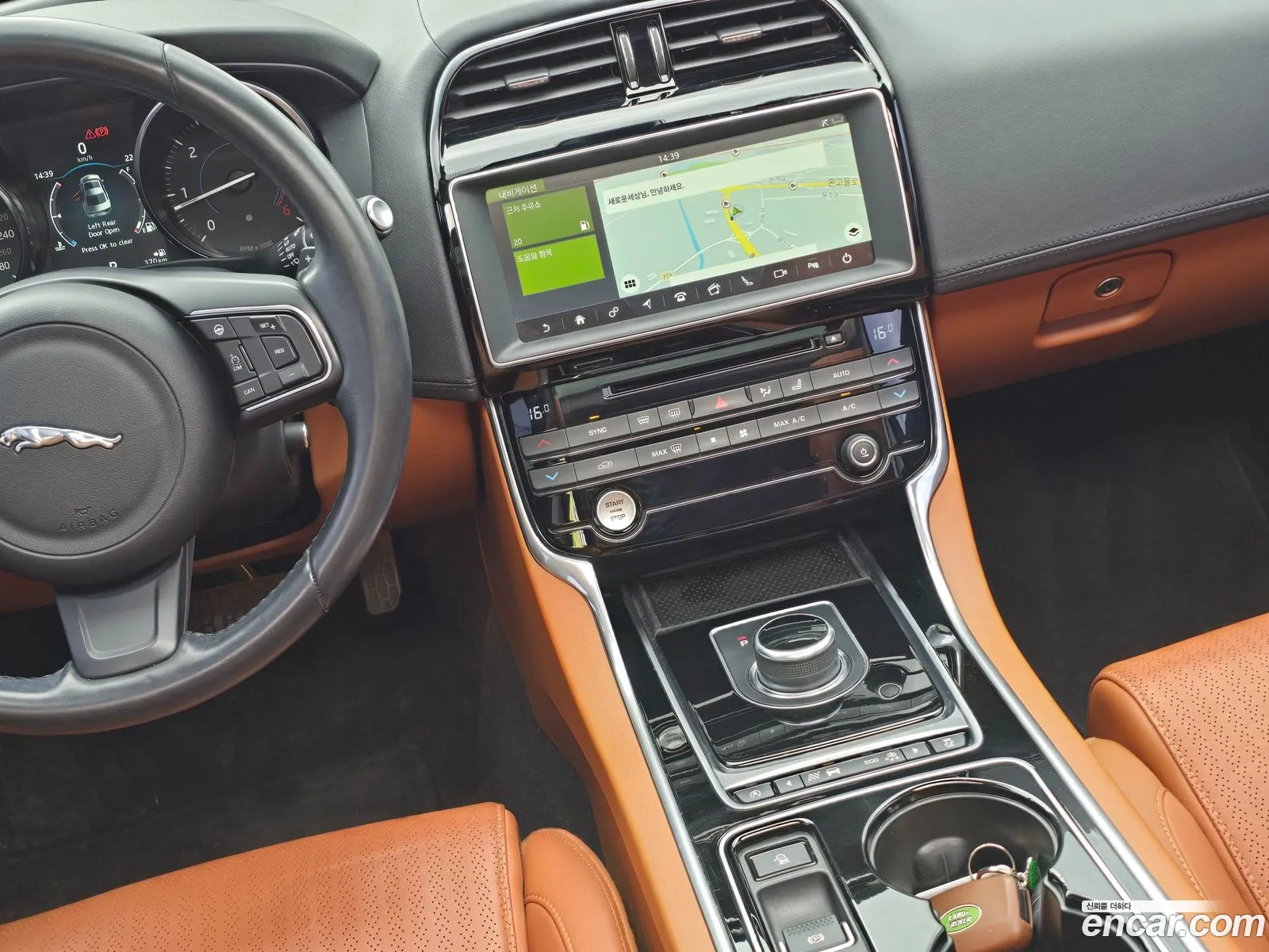Jaguar XE 2017 — 7