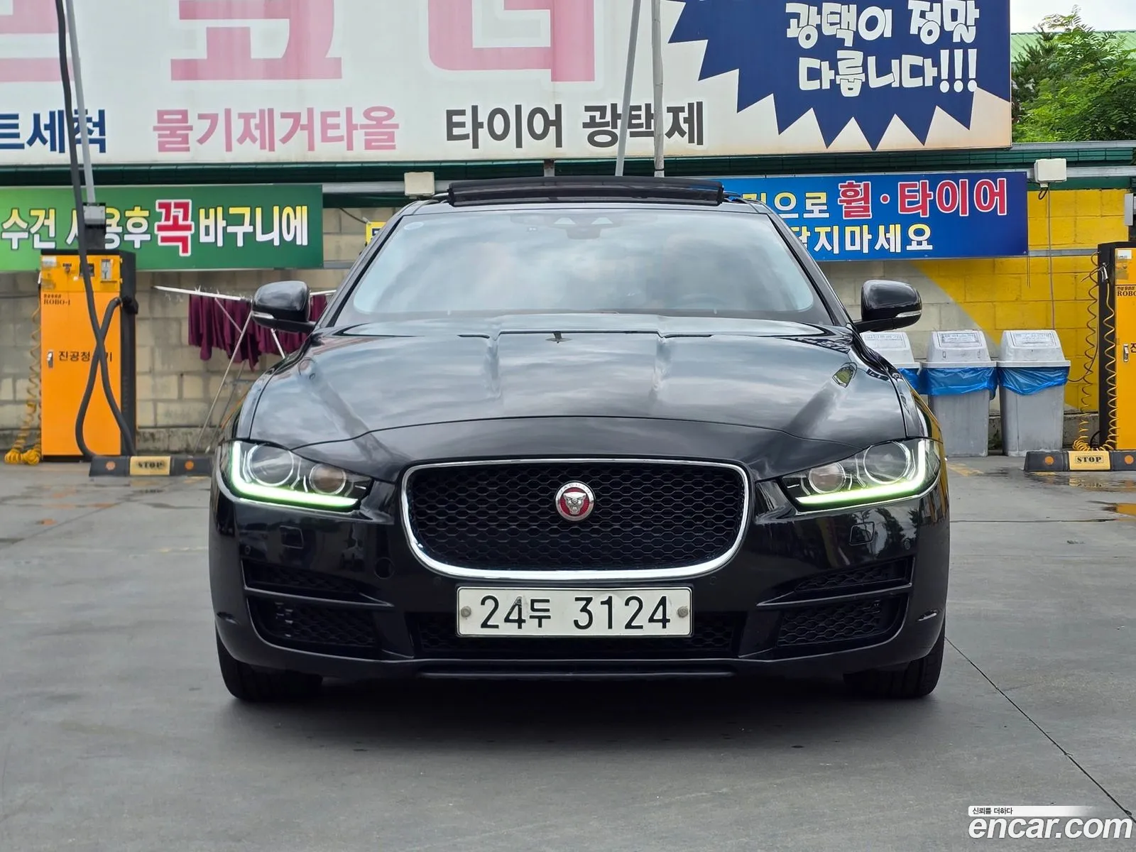 Jaguar XE 2017 — 9