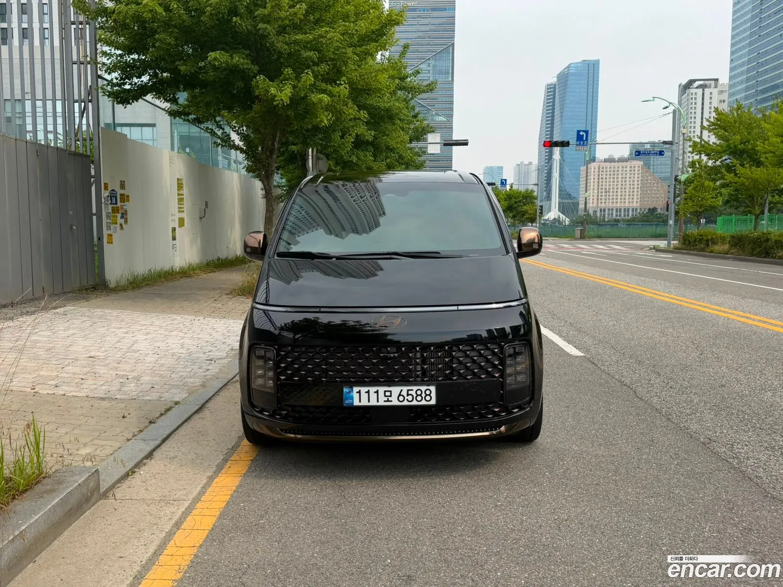 Hyundai Staria 2025 — 2
